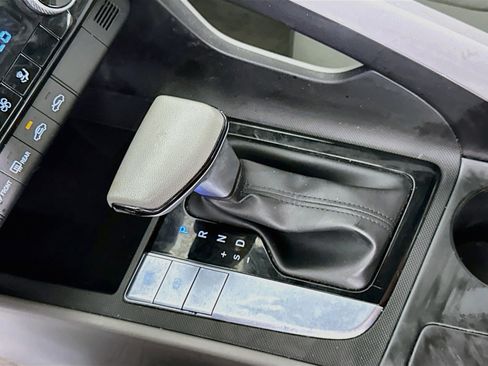 Used 2024 Hyundai Elantra SEL FWD image 20