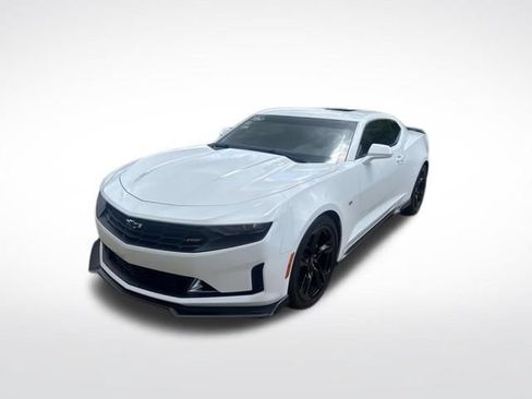 Used 2022 Chevrolet Camaro LT RWD image 7