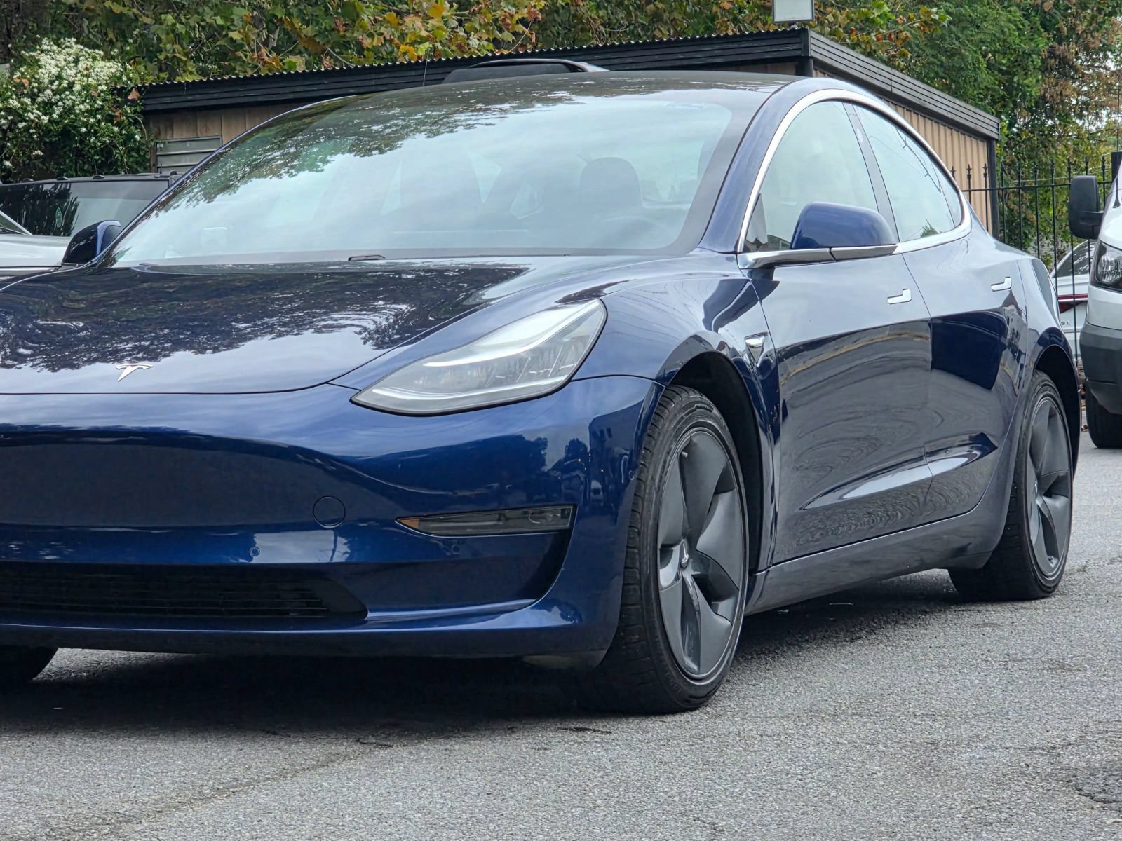 Used 2018 Tesla Model 3 Long Range RWD image 3