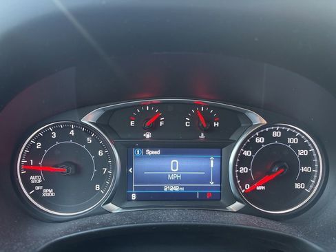 Used 2023 GMC Terrain SLE w/ Driver Convenience Package image 13