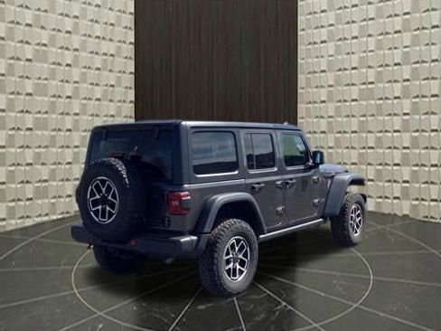 Certified 2025 Jeep Wrangler Unlimited Rubicon AWD/4WD image 4