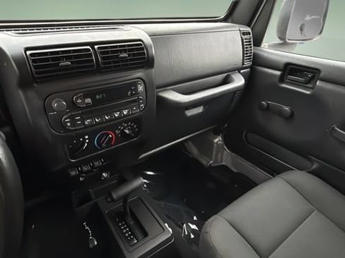 Used 2006 Jeep Wrangler Unlimited AWD/4WD image 24