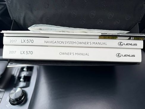 Used 2017 Lexus LX 570 4WD image 28