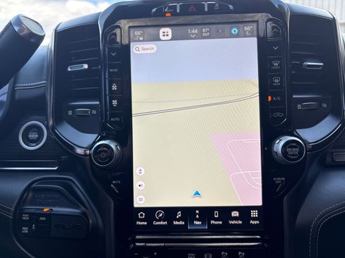 Used 2024 RAM 2500 Limited image 28