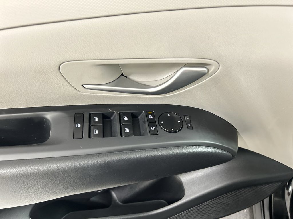 Used 2025 Hyundai Tucson SE AWD/4WD image 11