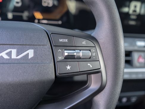 New 2026 Kia K4 LXS image 17