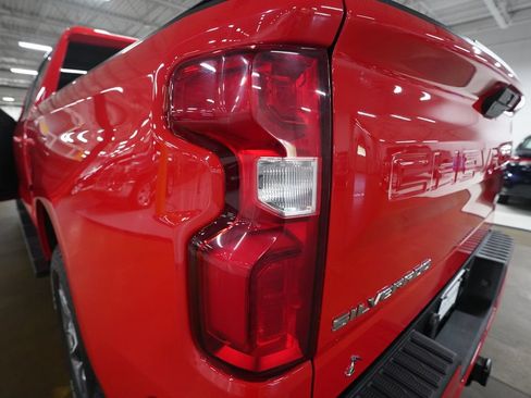 Used 2020 Chevrolet Silverado 1500 RST AWD/4WD image 31