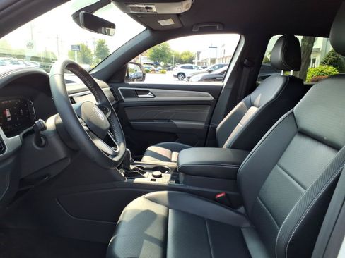 Certified 2022 Volkswagen Atlas Cross Sport SE AWD/4WD image 14