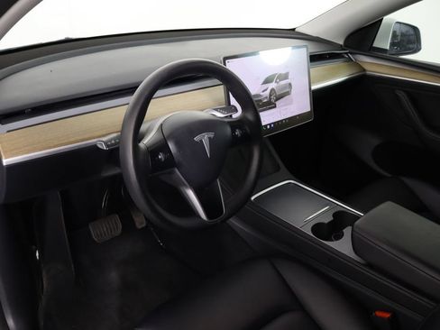 Used 2023 Tesla Model Y 2WD image 22