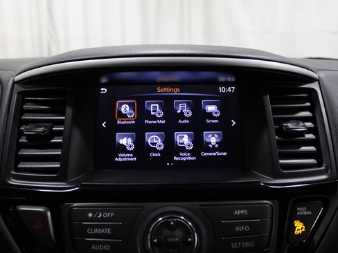 Used 2019 Nissan Pathfinder SV FWD image 13
