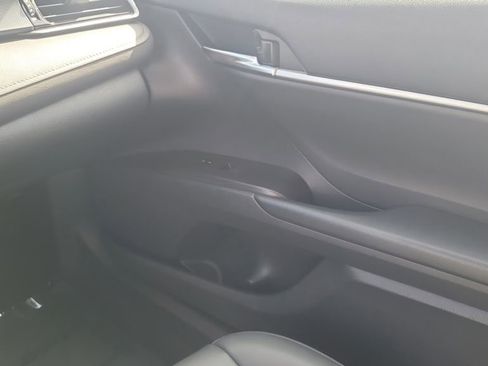 Used 2022 Toyota Camry SE FWD image 12