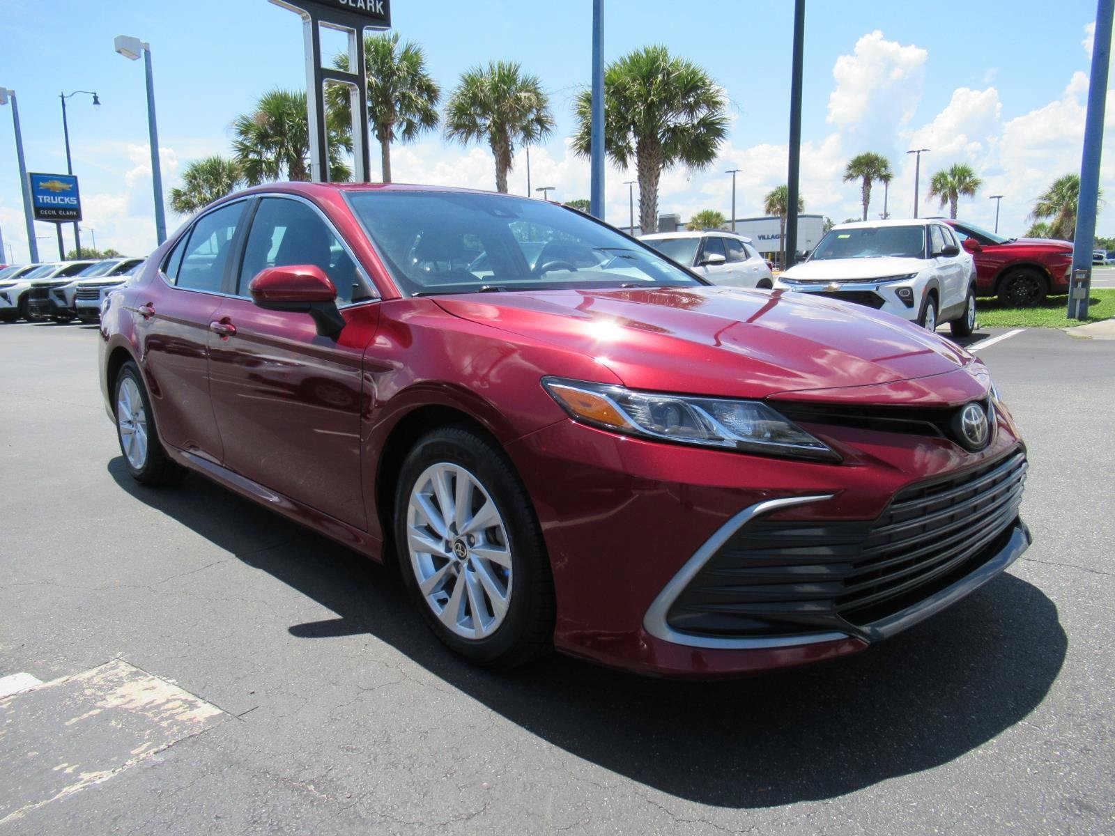 Used 2021 Toyota Camry LE FWD image 3
