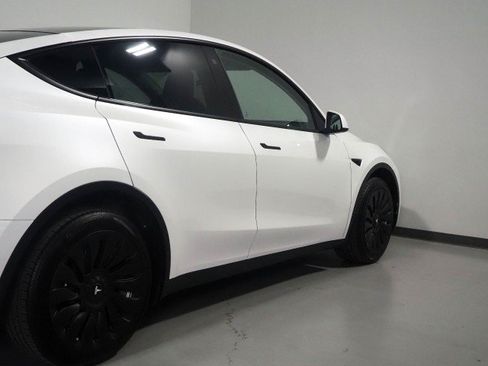 Used 2023 Tesla Model Y Long Range AWD/4WD image 50