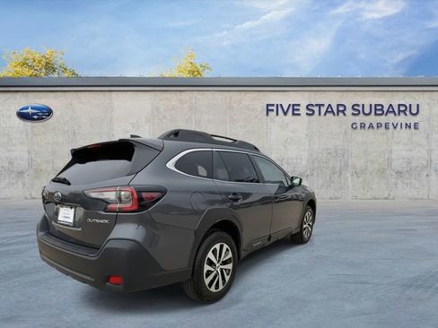 Used 2025 Subaru Outback Premium image 8