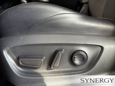 Used 2022 Toyota Corolla XSE FWD image 19