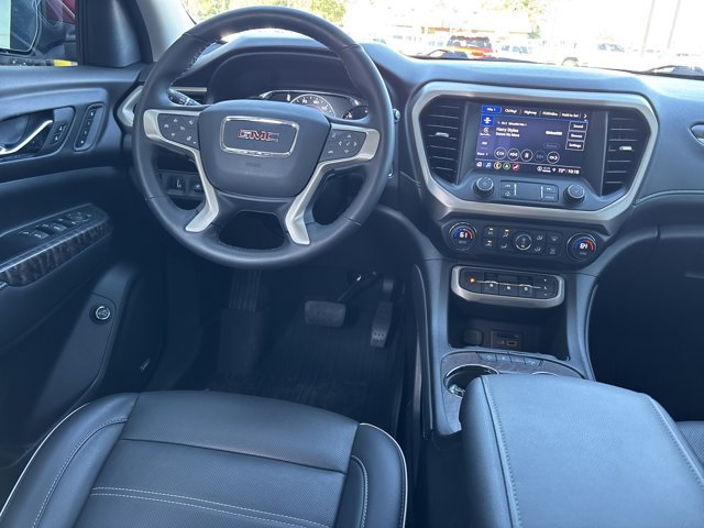 Used 2023 GMC Acadia Denali w/ Denali Technology Package AWD/4WD image 18