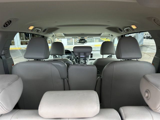 Used 2020 Toyota Sienna XLE FWD image 13