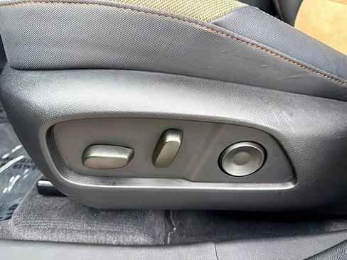 Used 2025 Chevrolet Equinox ACTIV AWD/4WD image 17