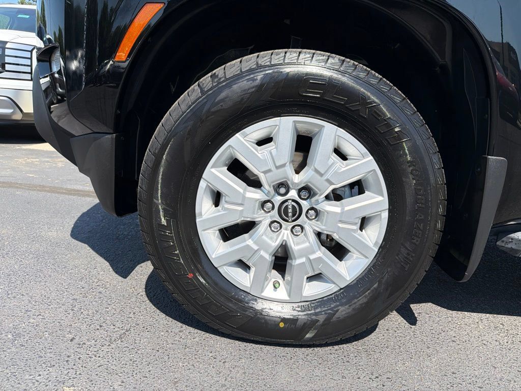 Used 2022 Nissan Frontier SV AWD/4WD image 38