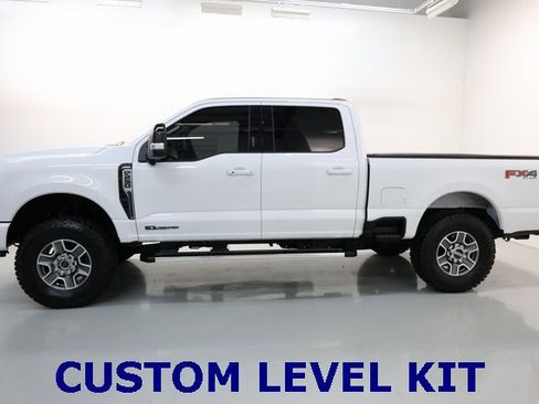 Used 2024 Ford F250 Lariat w/ FX4 Off-Road Package image 3