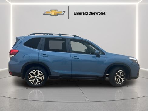 Used 2019 Subaru Forester Premium AWD/4WD image 6