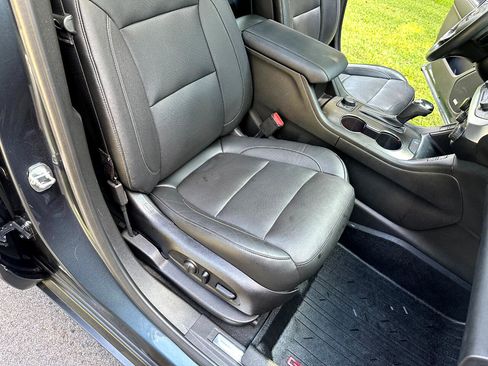 Used 2019 GMC Acadia SLT w/ Black Edition image 34