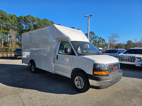 New 2025 GMC Savana 3500 Work Van w/ Power Convenience Package image 7
