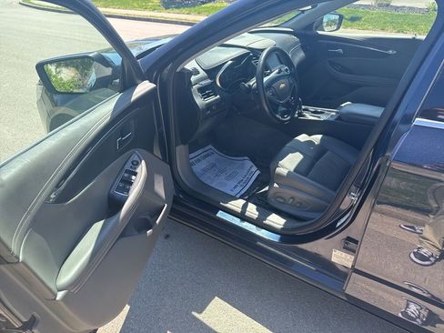 Used 2016 Chevrolet Impala LT FWD image 5