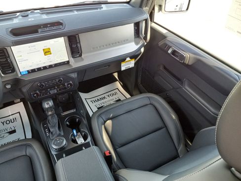New 2025 Ford Bronco Outer Banks AWD/4WD image 15