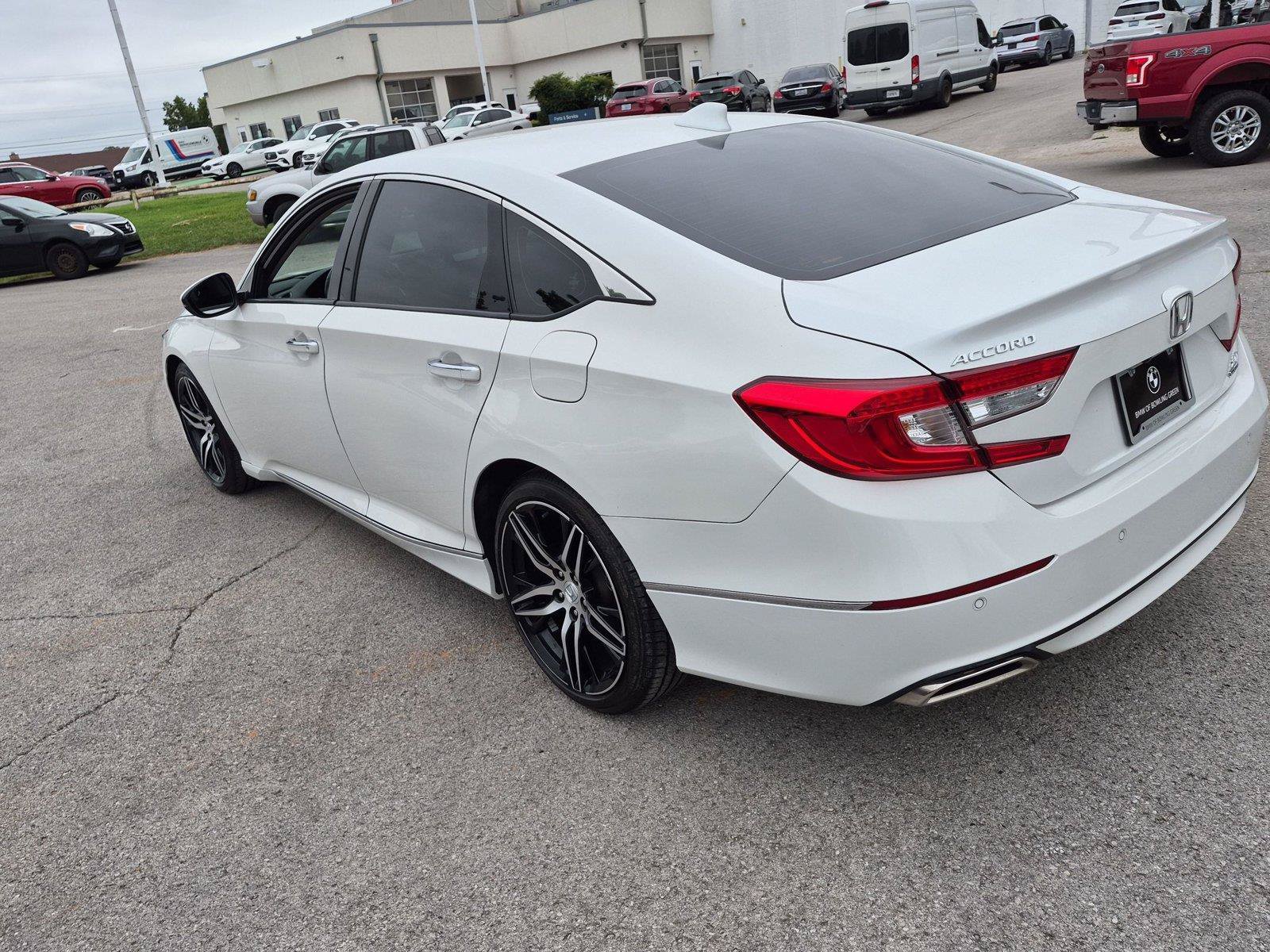 Used 2021 Honda Accord Touring image 3