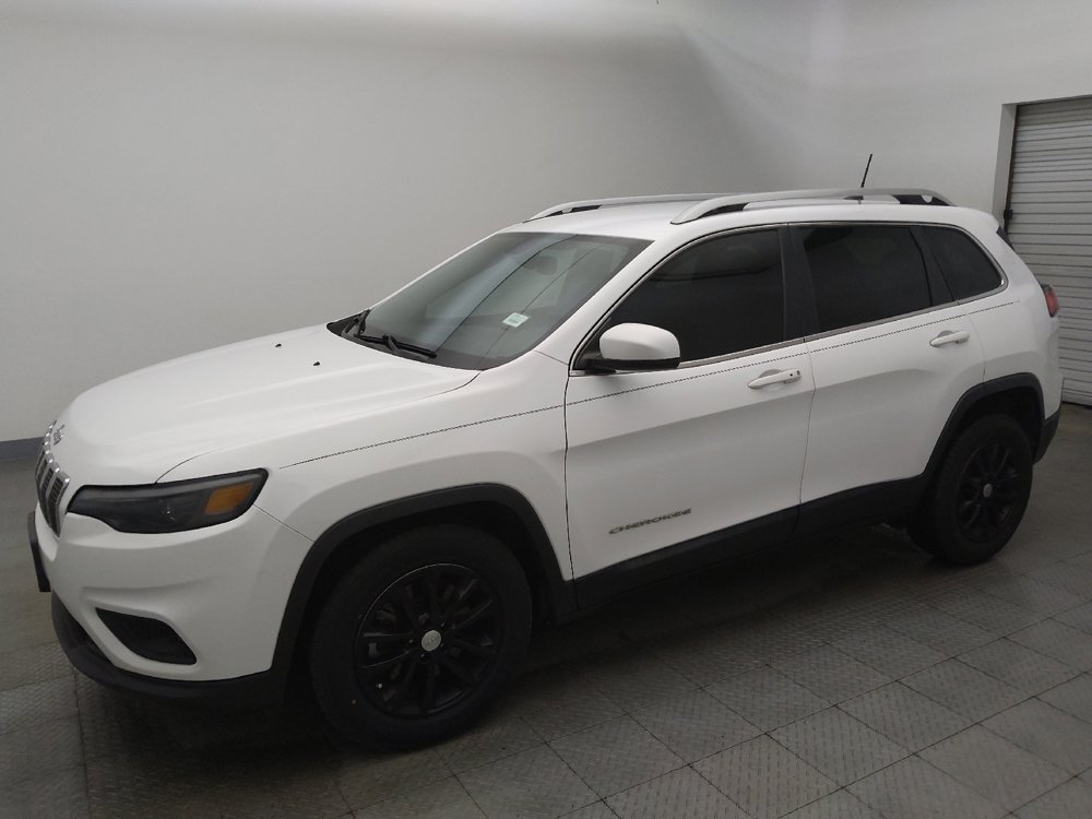 Used 2019 Jeep Cherokee Latitude Plus w/ Comfort/Convenience Group FWD image 2