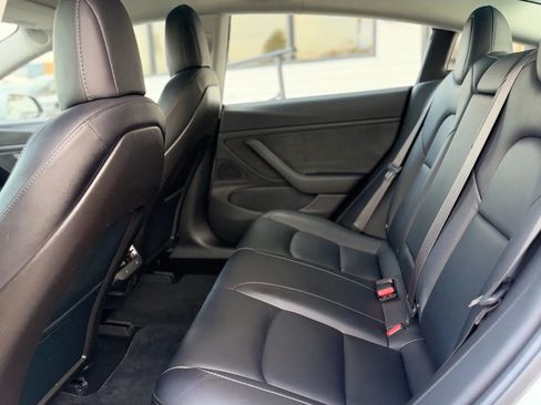 Used 2018 Tesla Model 3 Long Range image 12