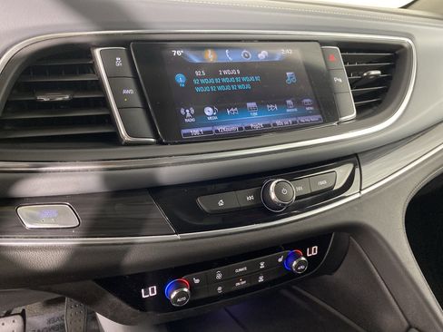 Used 2019 Buick Enclave Essence AWD/4WD image 27