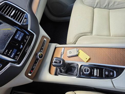 Used 2017 Volvo XC90 T6 Inscription w/ Vision Package AWD/4WD image 16