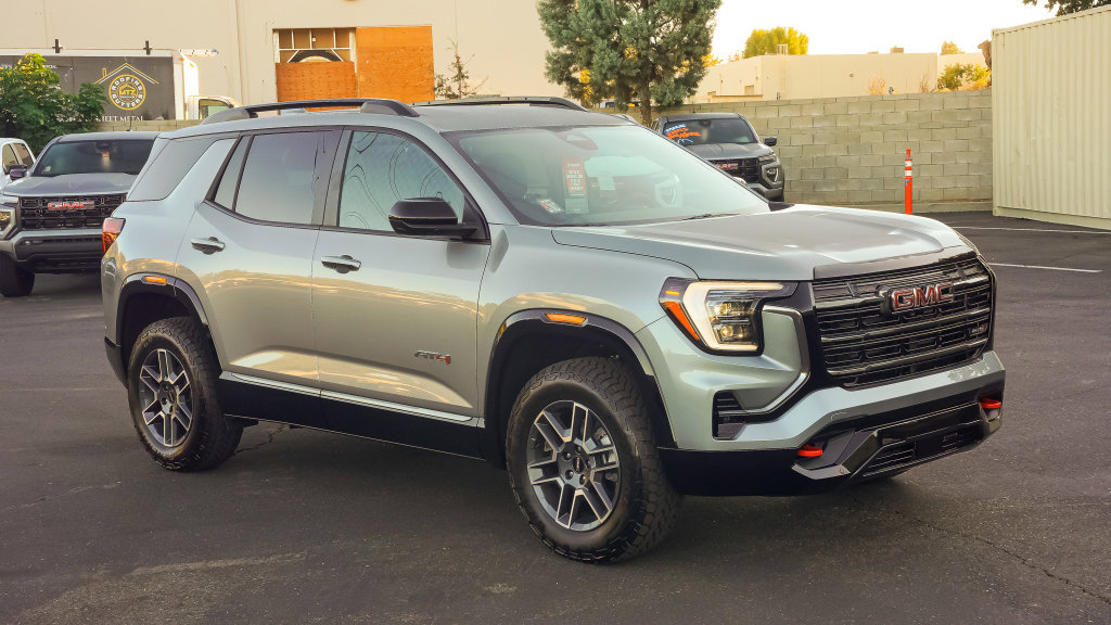Used 2026 GMC Terrain AT4 AWD/4WD image 7