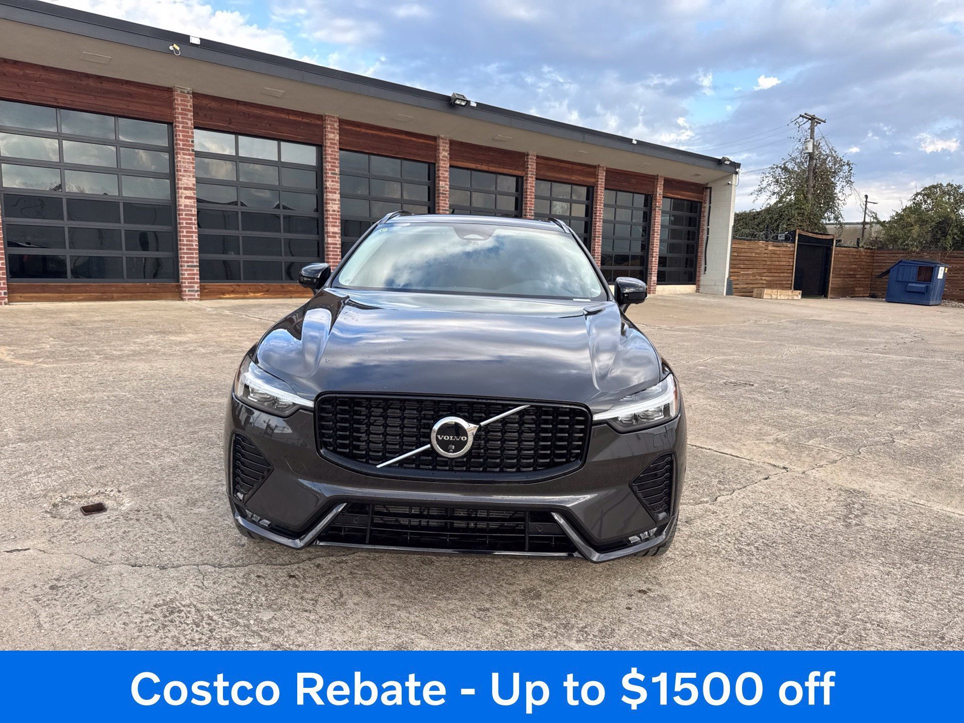 Used 2024 Volvo XC60 B5 Plus w/ Protection Package Premier AWD/4WD image 2