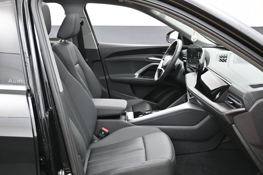 Used 2025 Audi Q5 Premium Plus w/ Premium Plus AWD/4WD image 28