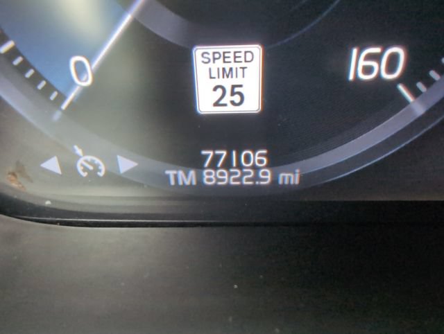 Used 2019 Volvo XC60 T6 Momentum w/ Multimedia Package AWD/4WD image 23