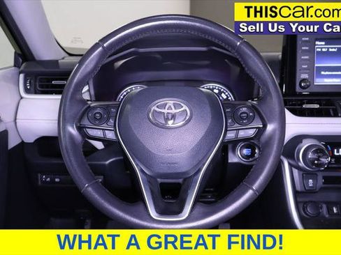 Used 2019 Toyota RAV4 XLE Premium FWD image 15