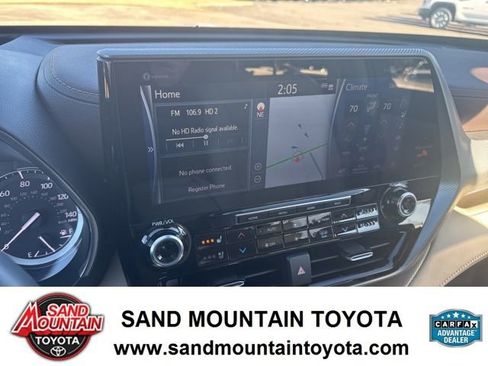 Used 2022 Toyota Highlander Platinum image 24
