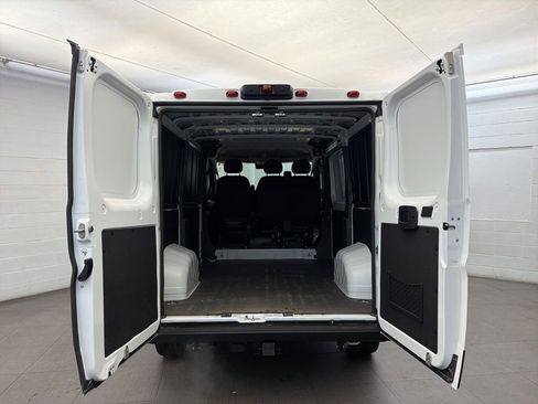 New 2026 RAM ProMaster 1500 w/ Storage Group FWD image 6