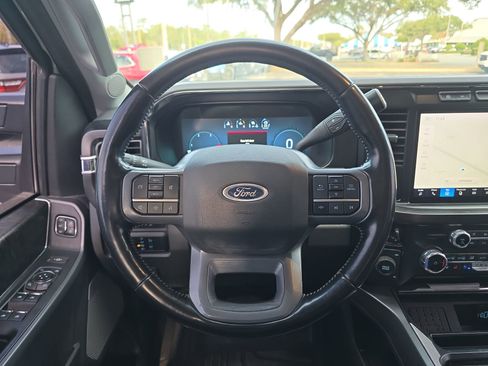 Used 2023 Ford F450 Lariat image 13