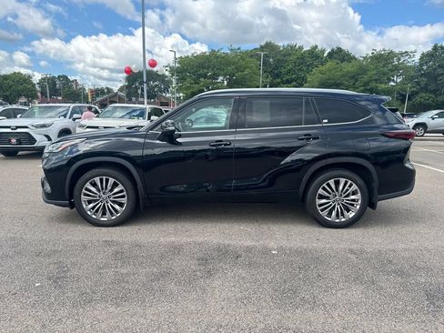 Used 2024 Toyota Highlander Platinum AWD/4WD image 4