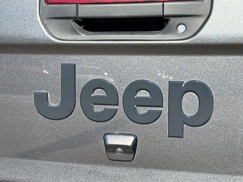 Used 2020 Jeep Gladiator Sport w/ Quick Order Package 24S image 12