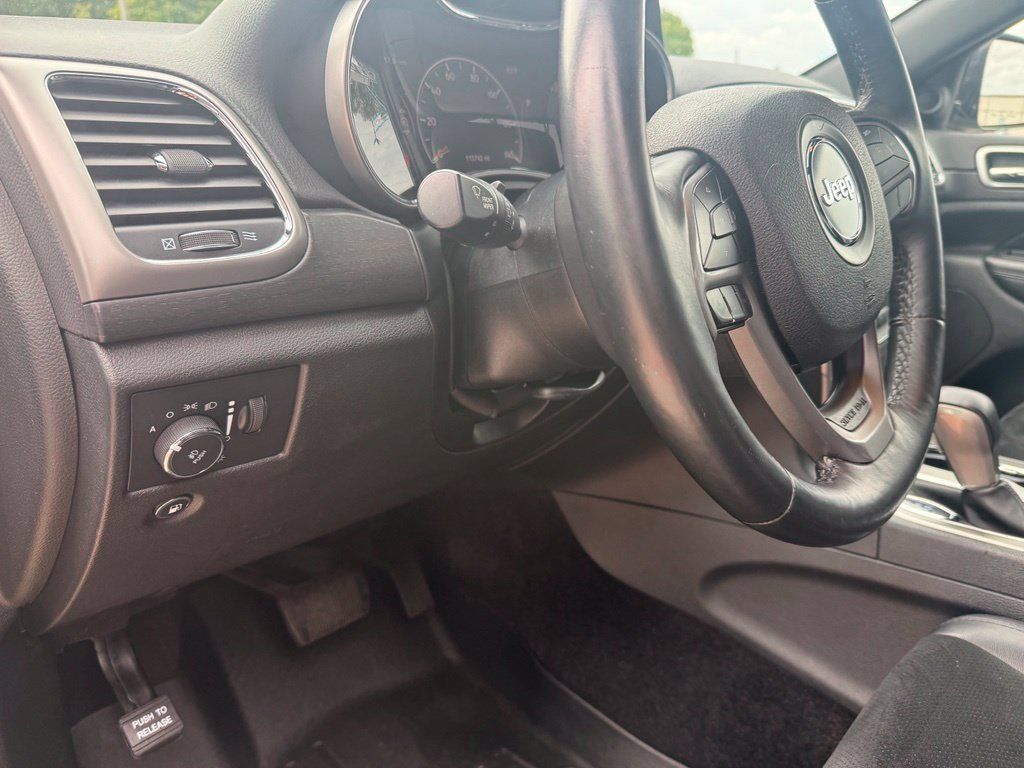 Used 2018 Jeep Grand Cherokee Altitude AWD/4WD image 18