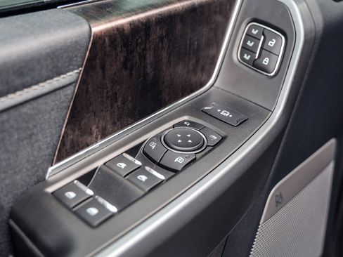 Used 2025 Ford F350 Lariat w/ Lariat Ultimate Package image 19