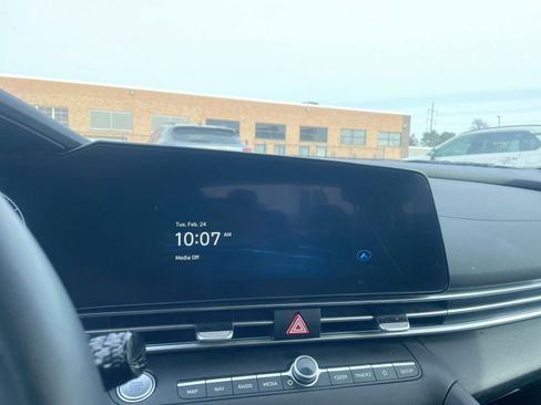 Used 2025 Hyundai Elantra SEL image 20