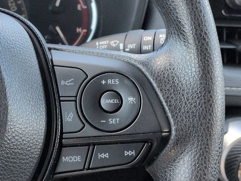 Used 2025 Toyota RAV4 XLE AWD/4WD image 23
