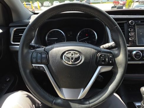 Used 2016 Toyota Highlander XLE AWD/4WD image 20