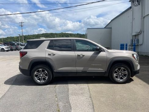 Used 2026 GMC Terrain Elevation AWD/4WD image 4